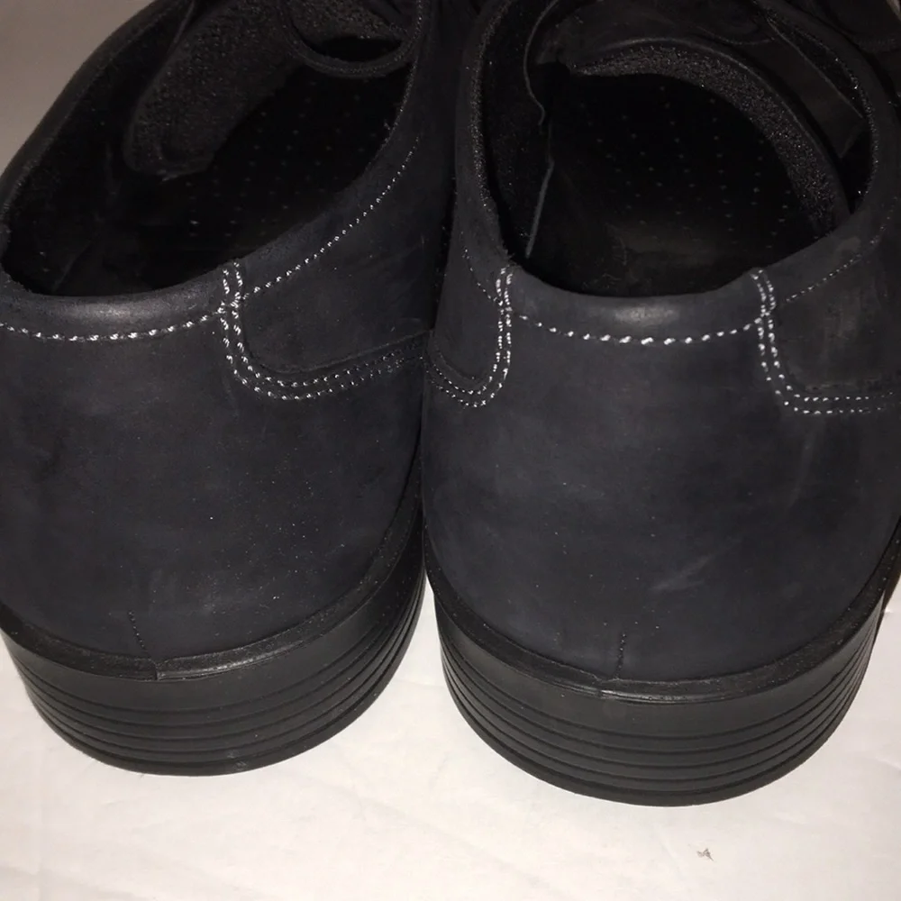 ECCO Men’s Black Suede Oxford Lace up Shock Point Heel